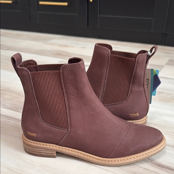 Toms Shoes - Toms Chelsea Boots in Oxblood